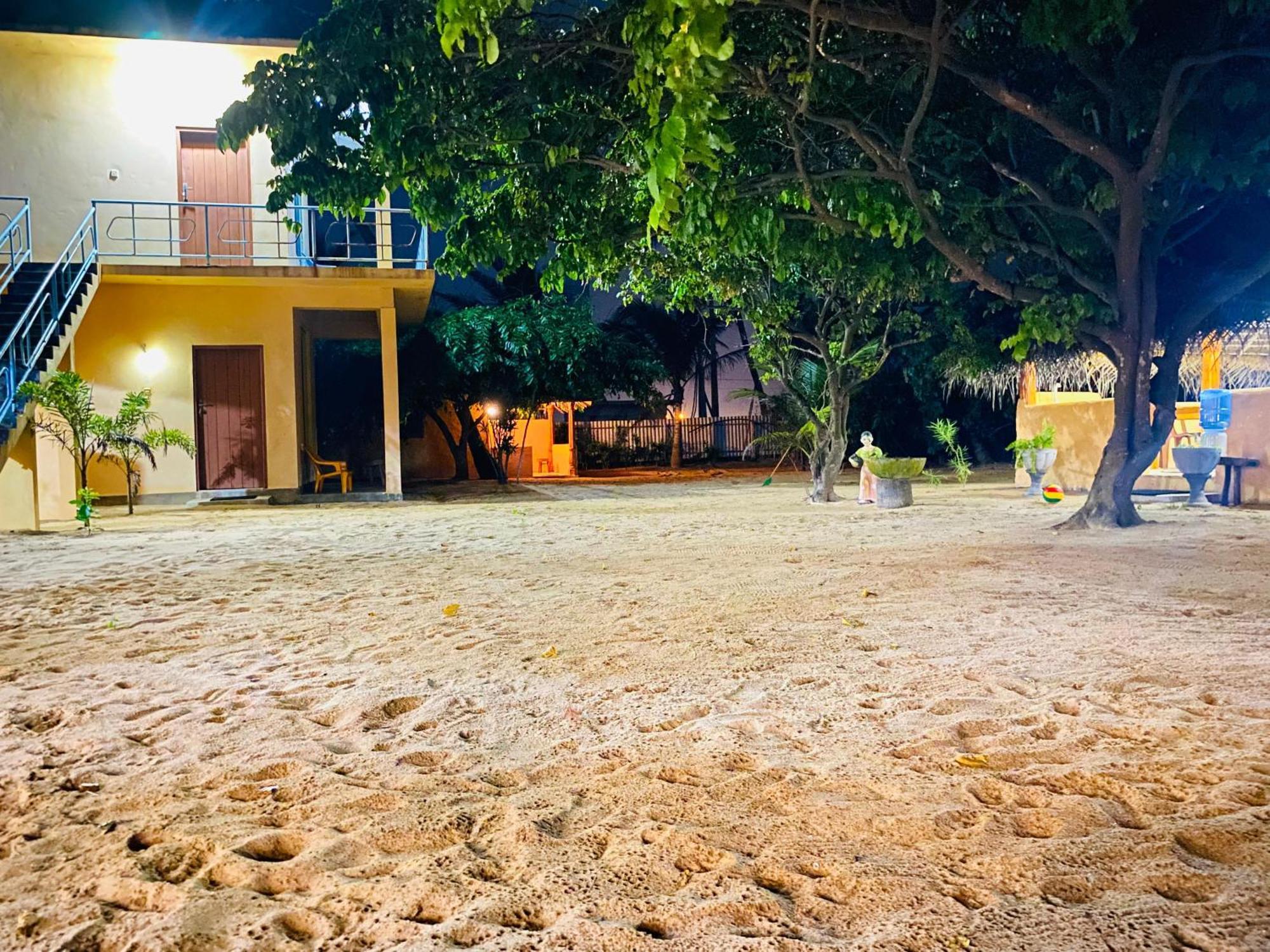 Dolphin Village Alankuda Ngoại thất bức ảnh